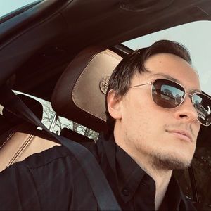 Meet your Posher, Beau